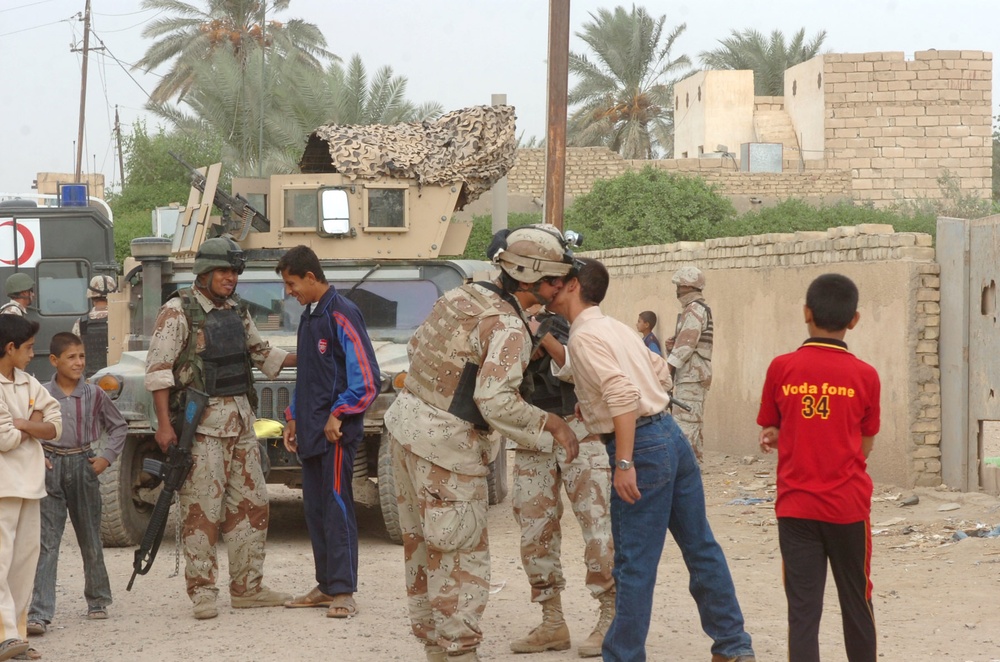 Iraqi army &quot;Junior Hero&quot; visits school children in Jerf Al-Mila