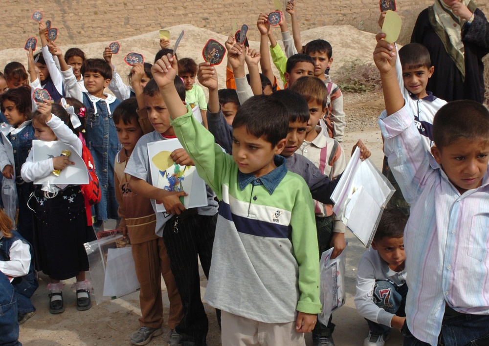 Iraqi army 'Junior Hero'' visits school children in Je