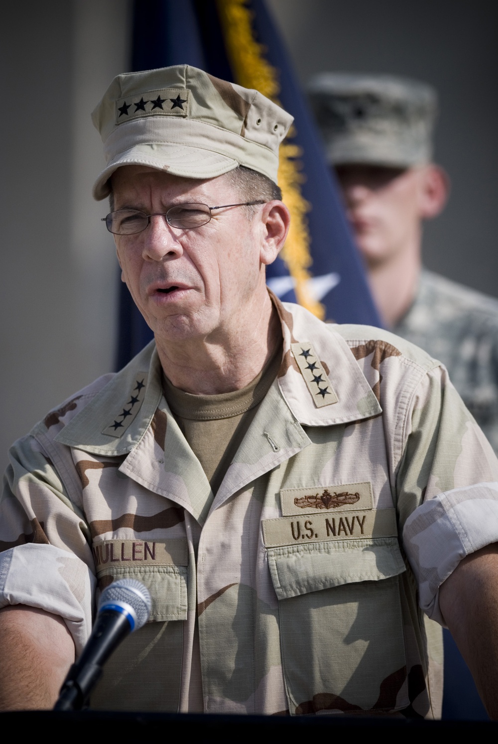 Chairman of the Joint Chiefs of Staff Visits Camp Victory