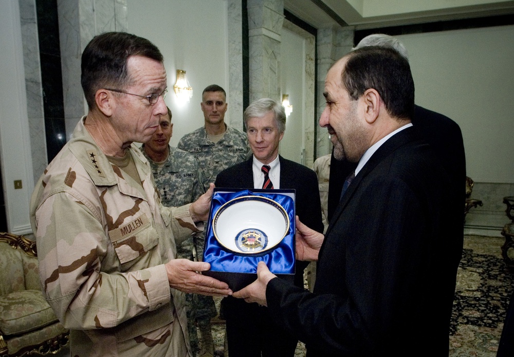 Chairman of the Joint Chiefs of Staff Visits Iraqi Prime Minister Nouri al-