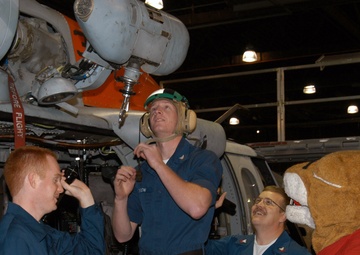 WSU mascot, Butch, visits maintenance crew