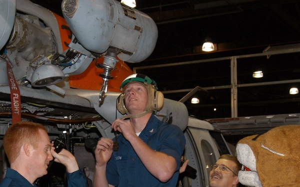 WSU mascot, Butch, visits maintenance crew