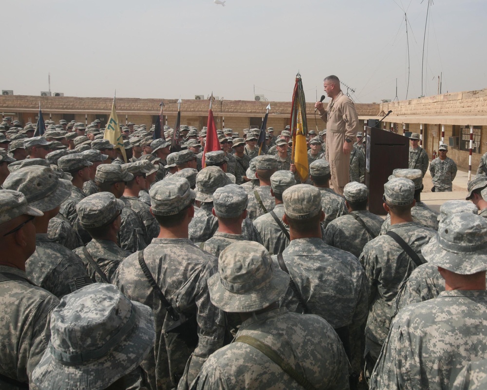 Marine general addresses troops