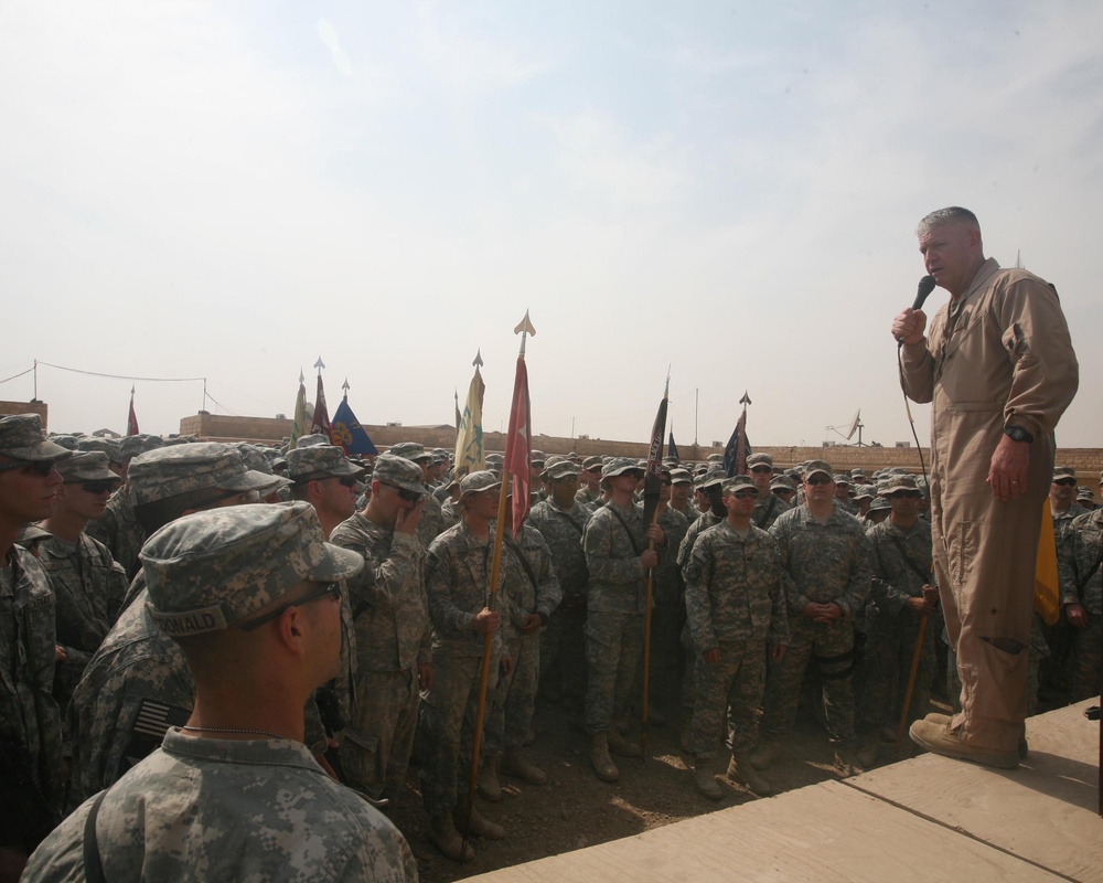 Marine general addresses troops