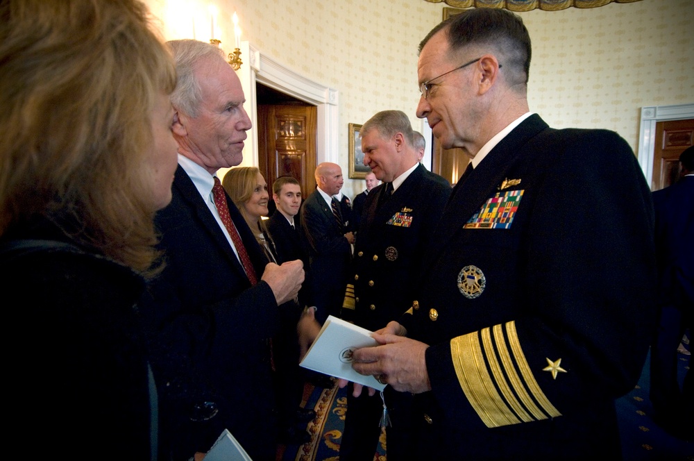 Parents accepts Medal of Honor on behalf of their son