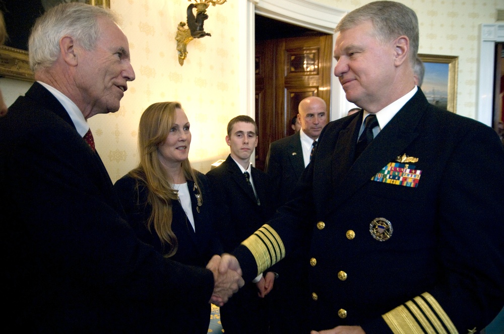 Parents accepts Medal of Honor on behalf of their son