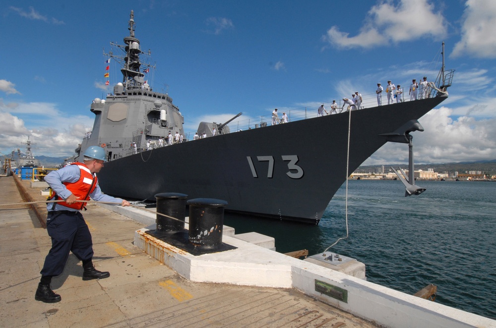Japanese destroyer visits Navel Station Pearl Harbor