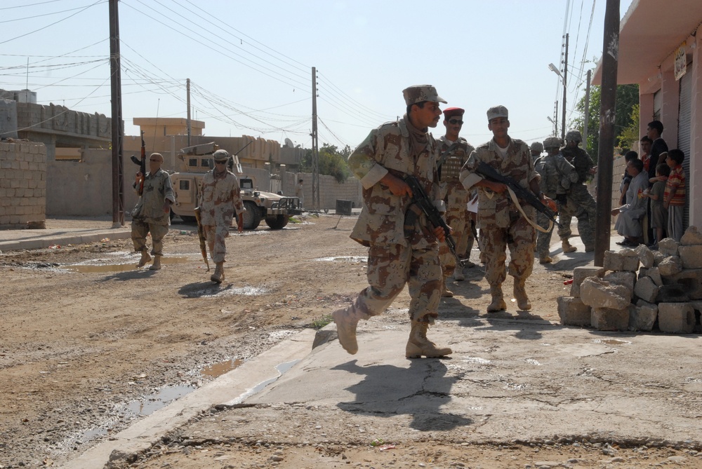 Iraqi Army Cordon and Search Mission