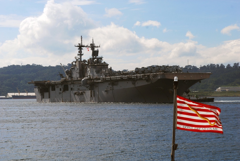 USS Essex amphibious assault ship gets underway to sea