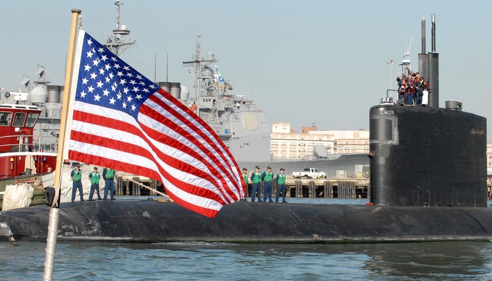 fast-attack submarine USS Montpelier deploys from Naval Station Norfolk