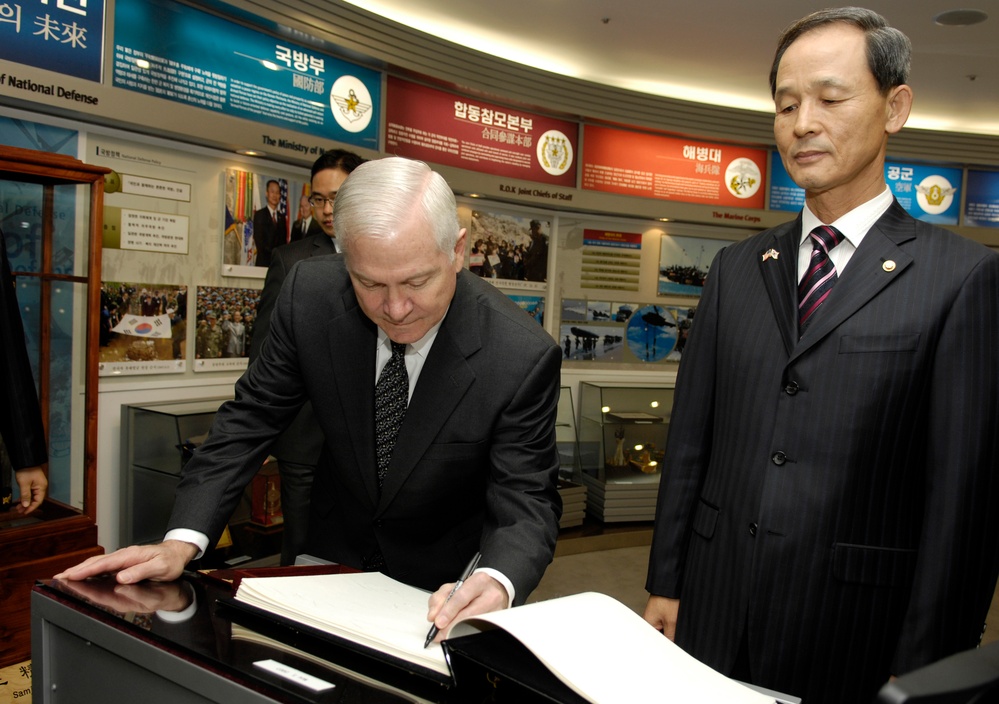 Secretary of Defense Robert M. Gates conducts a joint press conference with