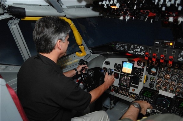 JCOC: Conference Participants Have Mixed Success on Flight Simulators