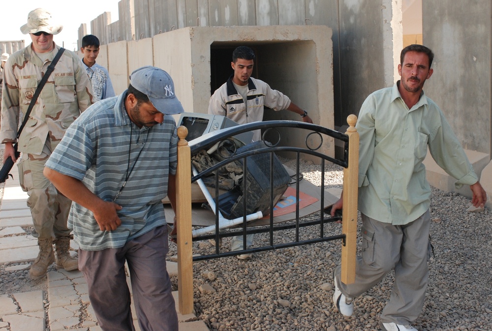 Anaconda offers jobs to local Iraqis