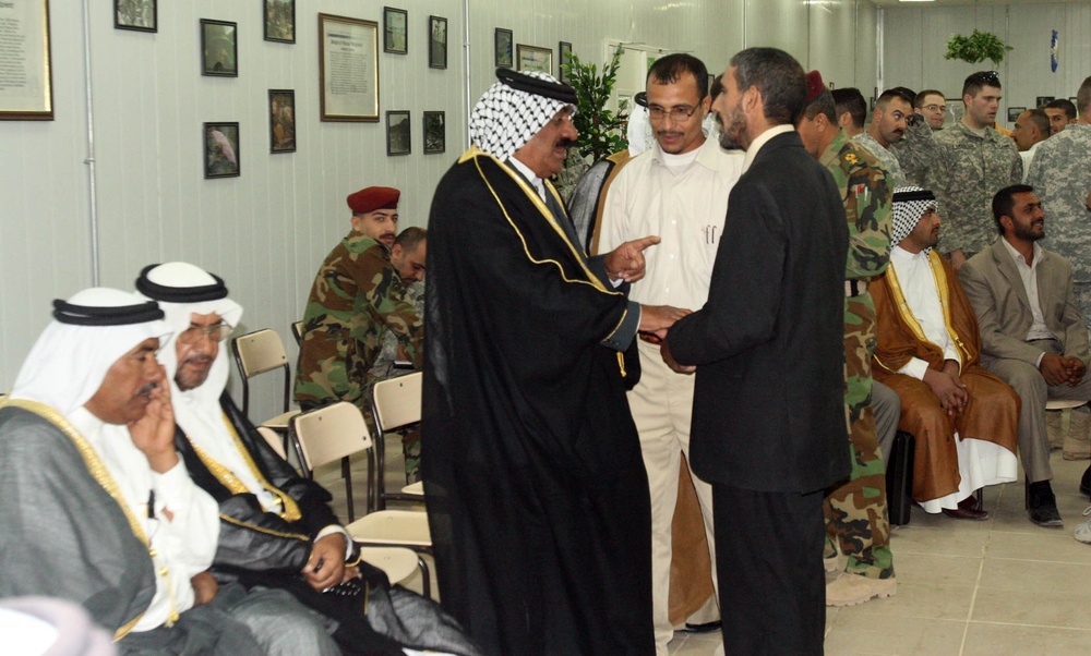Sunni, Shia, IA leaders meet on neutral ground