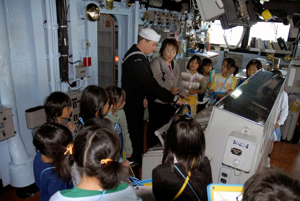 Tour of USS Cowpens' Pilothouse
