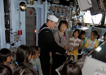 Tour of USS Cowpens' Pilothouse