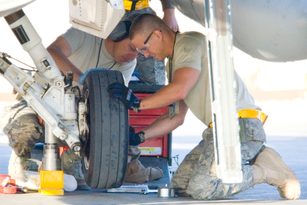 F-16 Maintenance