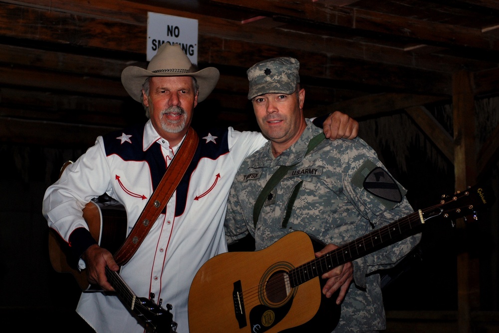 Singing Cowboy entertains Soldiers