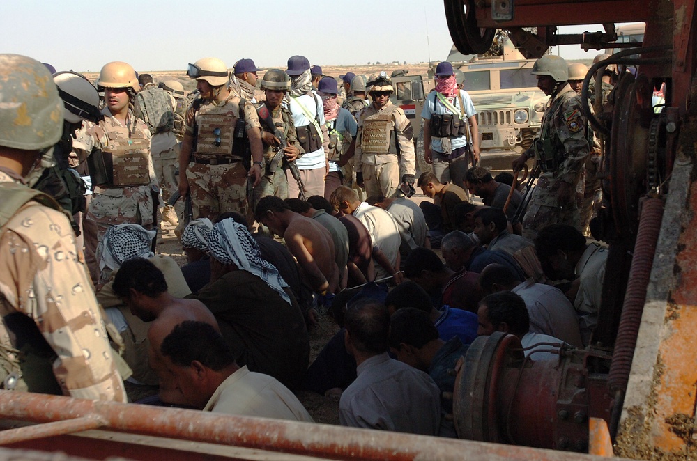 Raid in Ghazali nets insurgents, improves Iraqi Army