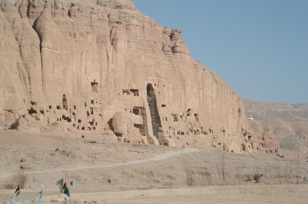 Leaders Discuss Bamyan Development, Visit Historical Ruins