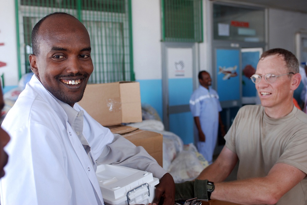 350th Civil Affairs Team Delivers Supplies 350th Civil Affairs Team Delivers Supplies