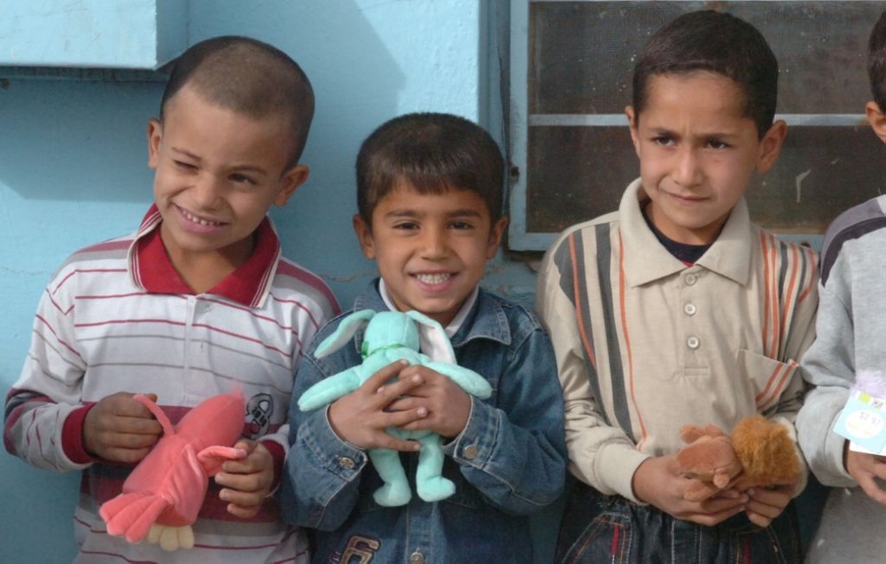Soldiers help further Iraqi education