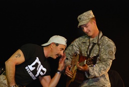 Aaron Tippin proves he 'Stands for Something' during Baghdad