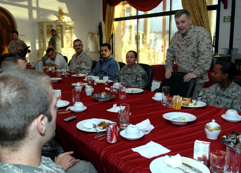 Vice Chairman of Joint Chiefs Spends Thanksgiving in Iraq