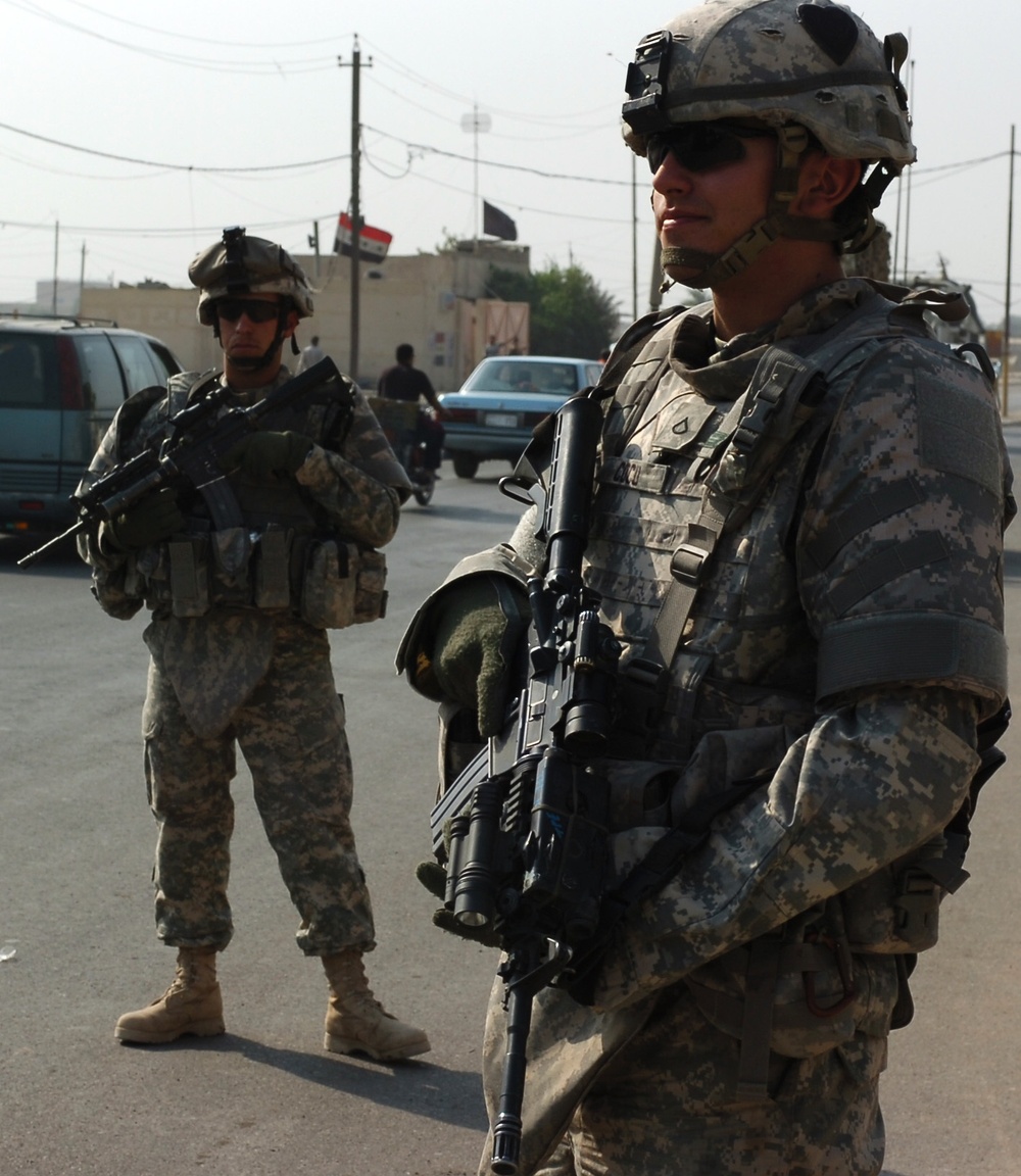 Infantrymen meet &amp;amp; greet residents, looking for tips
