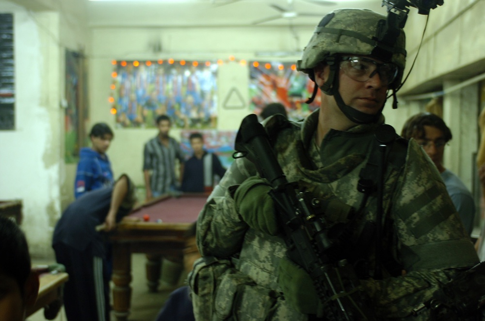 Infantrymen meet &amp;amp; greet residents, looking for tips