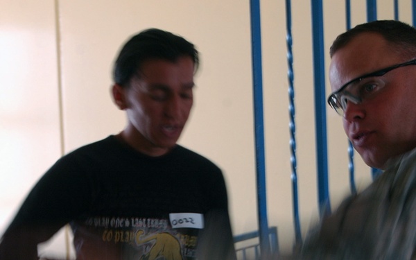 Iraqis Line Up To Join Auxiliary