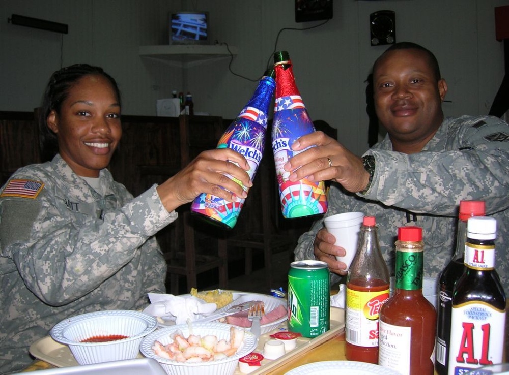 Alabama Guard Soldiers pause, give thanks