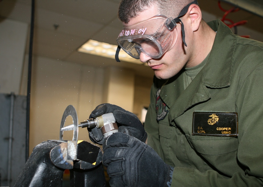 Heavy Haulers Mechanics Maintain Mission Readiness