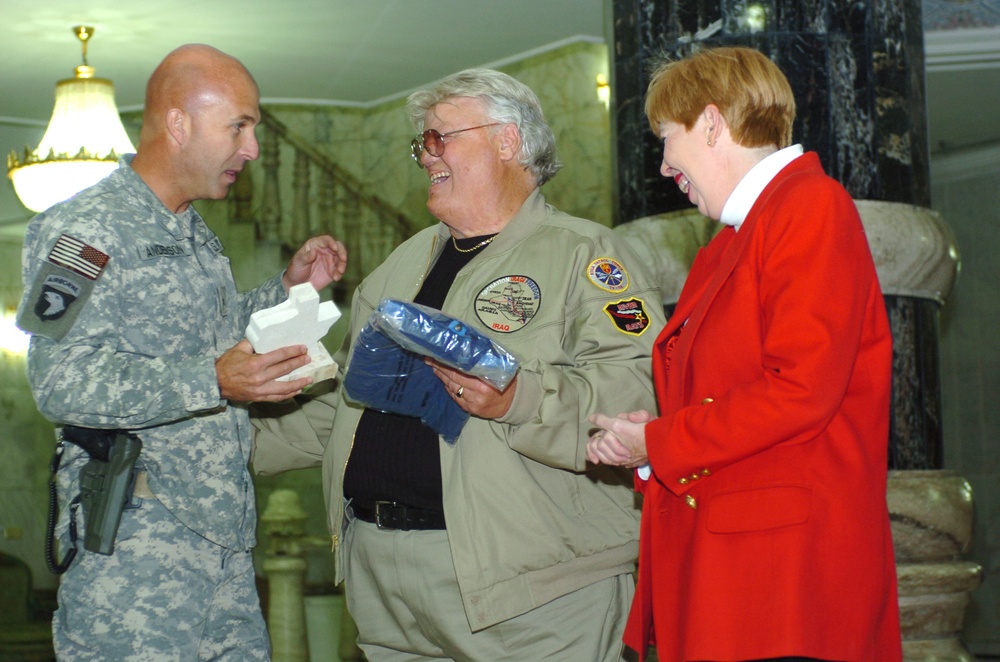 Thanksgiving Service Features Wounded Vet