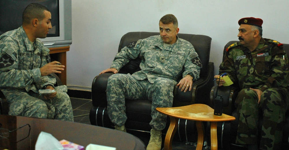 4-2 Leadership meets with Diyala Officials