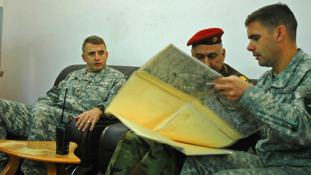 4-2 Leadership meets with Diyala Officials