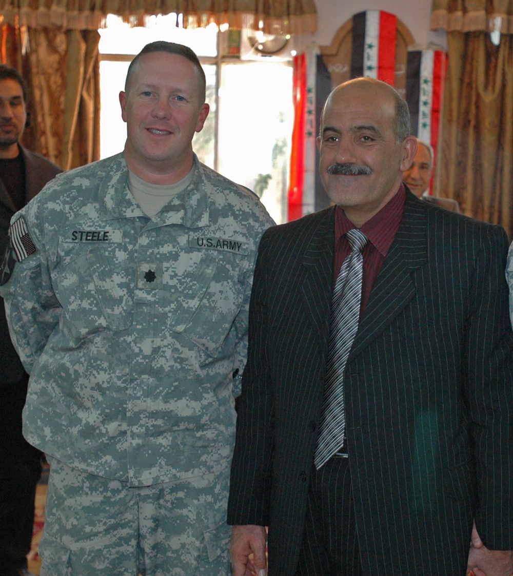 4-2 Leadership meets with Diyala Officials