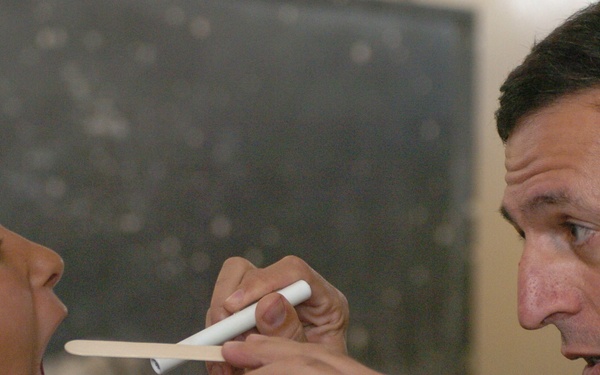 Iraqi doctors treat fellow countrymen during CME