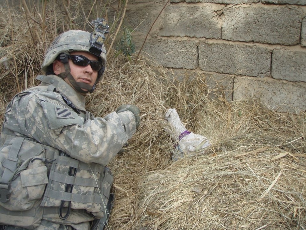 1-15th Inf. Regt. discovers cache in haystack