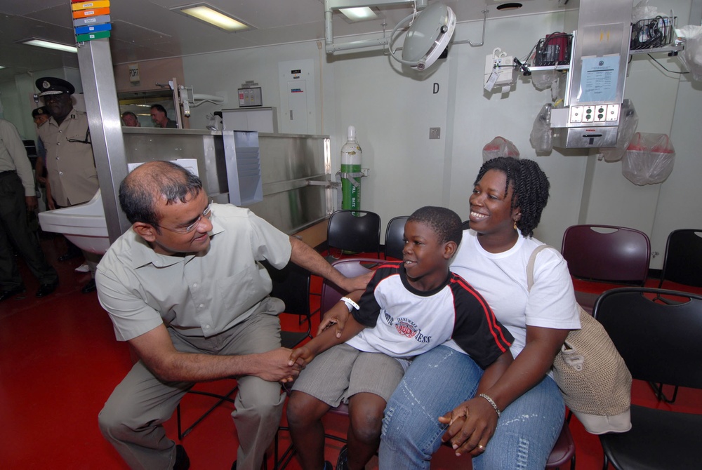 President of Guyana Bharrat Jagdeo Tours USNS Comfort