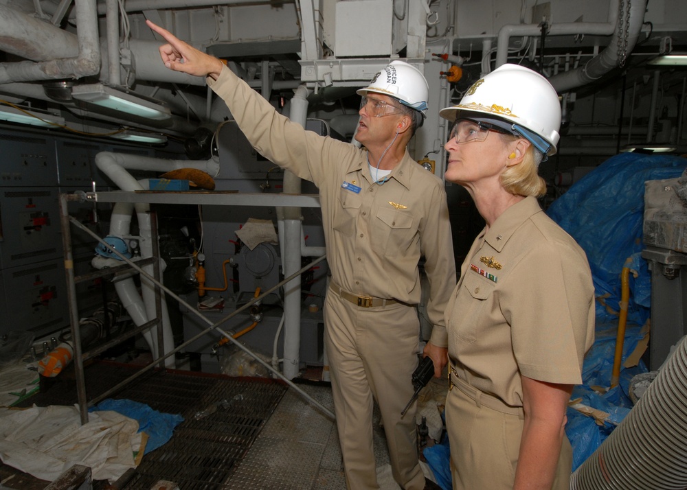 7th Fleet Flagship Undergoes Ship's Restricted Availability