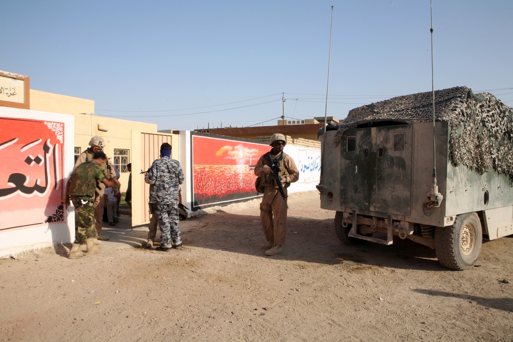 5-10 Marines Provide Security