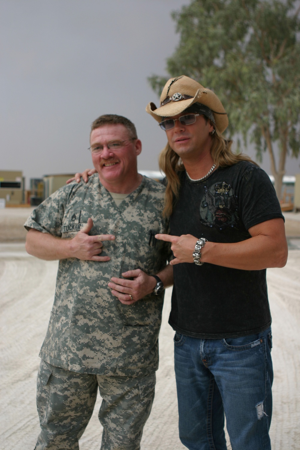 Bret Michaels Visits Service Members