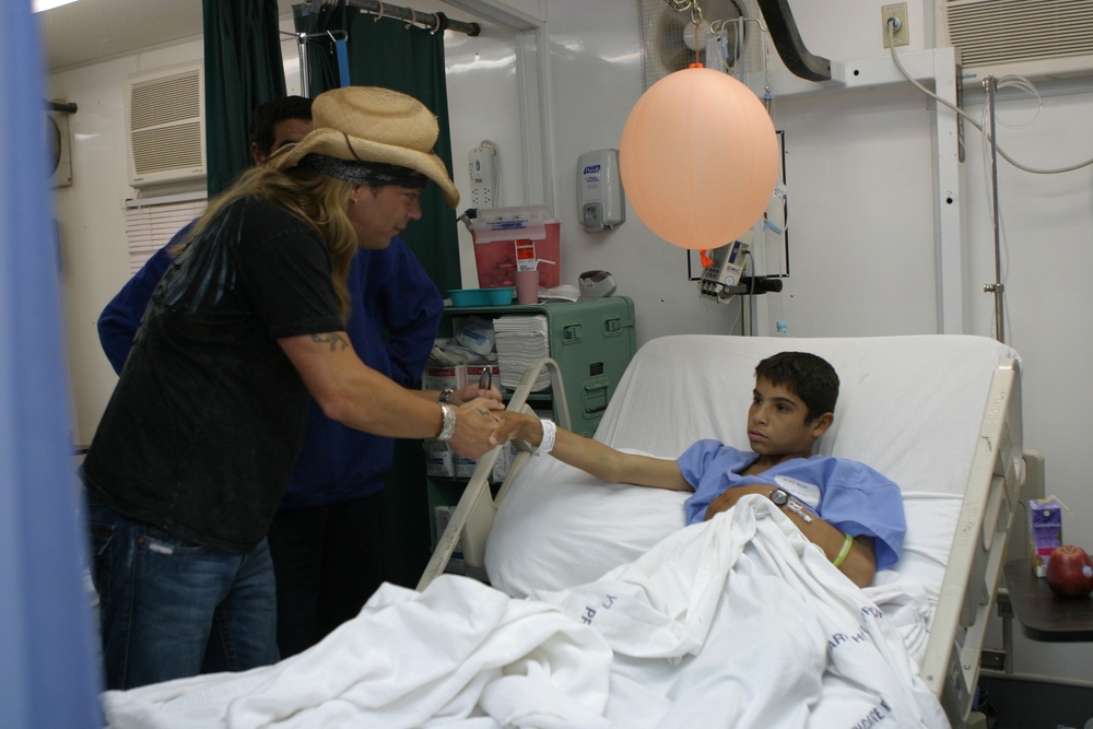 Bret Michaels Visits Service Members