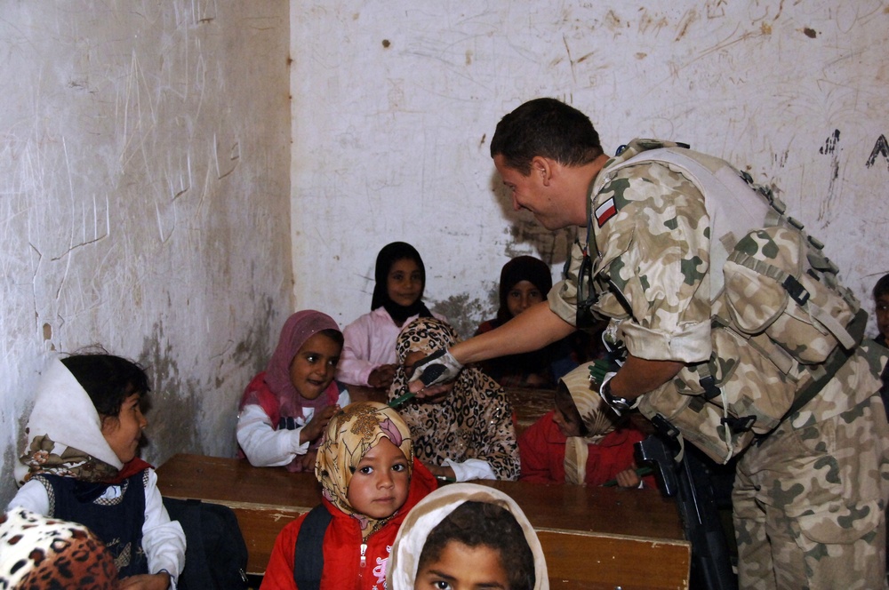 Civil Military Cooperation Officisl Visit Iraqi Elementary School