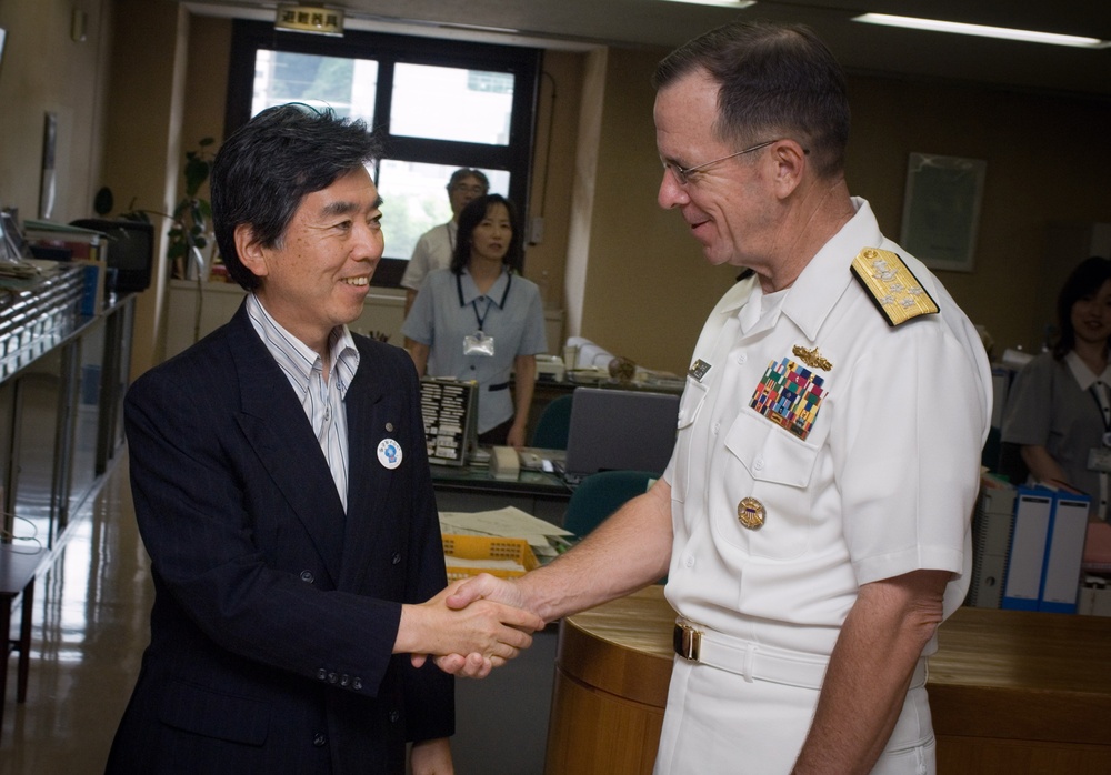 Chief of Naval Operations Adm. Mike Mullen in Japan
