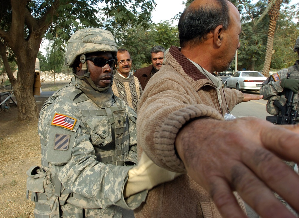 Soldiers brings medical care to zoo employees