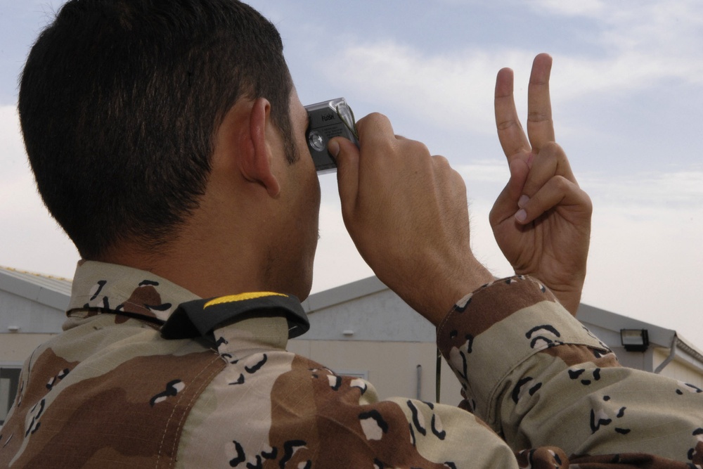 Iraqi Air Force Pilots Learn Their Trade