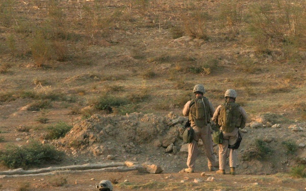 Marine Wing Support Battalion -372 Conducts a Dismounted Patrol