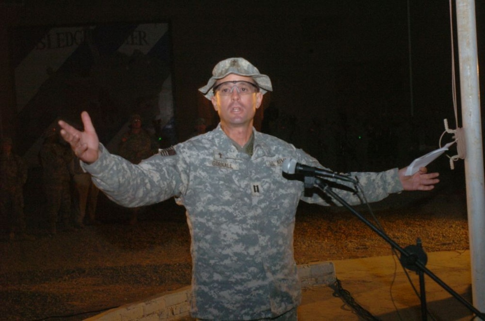 3RD HBCT Soldiers attend tree lighting ceremony